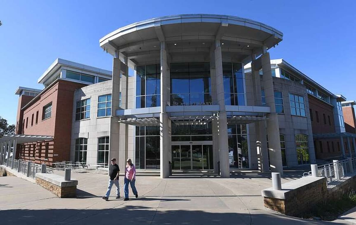 University of Arkansas Hits Record 73% Graduation Rate - Image 5