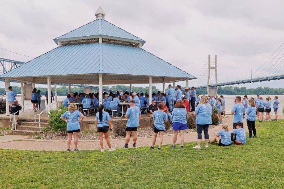 250 Volunteers Help 20 Groups at United Way Day of Caring