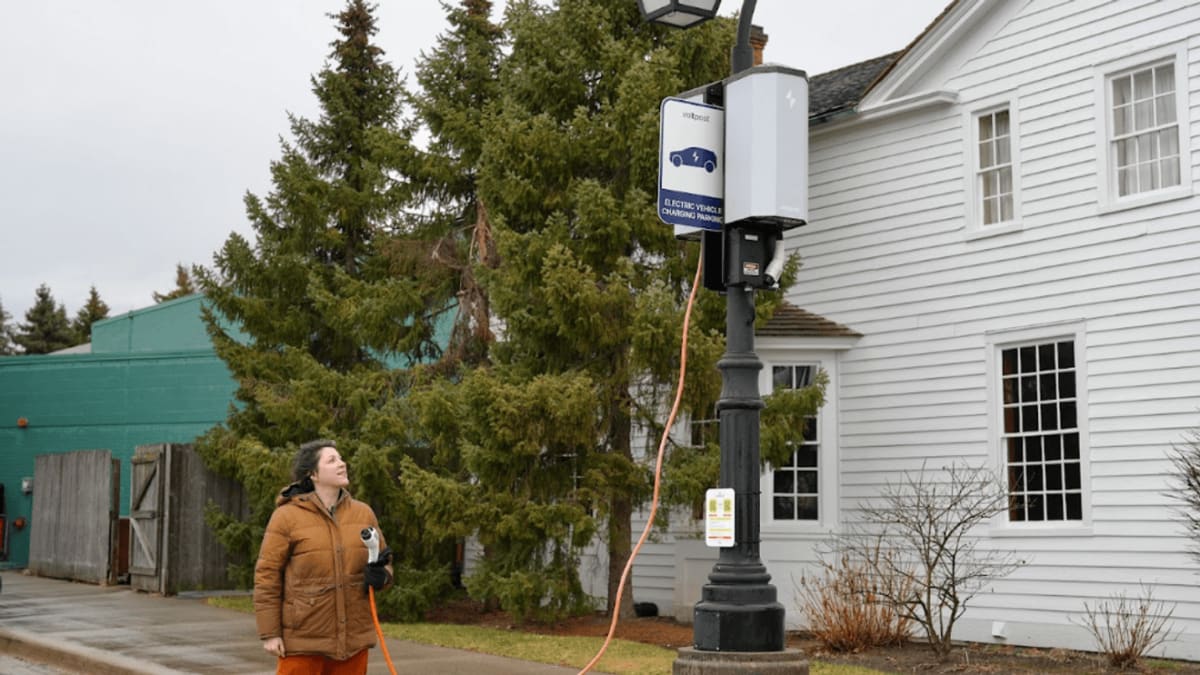 DC Grants Fund Light Post EV Chargers