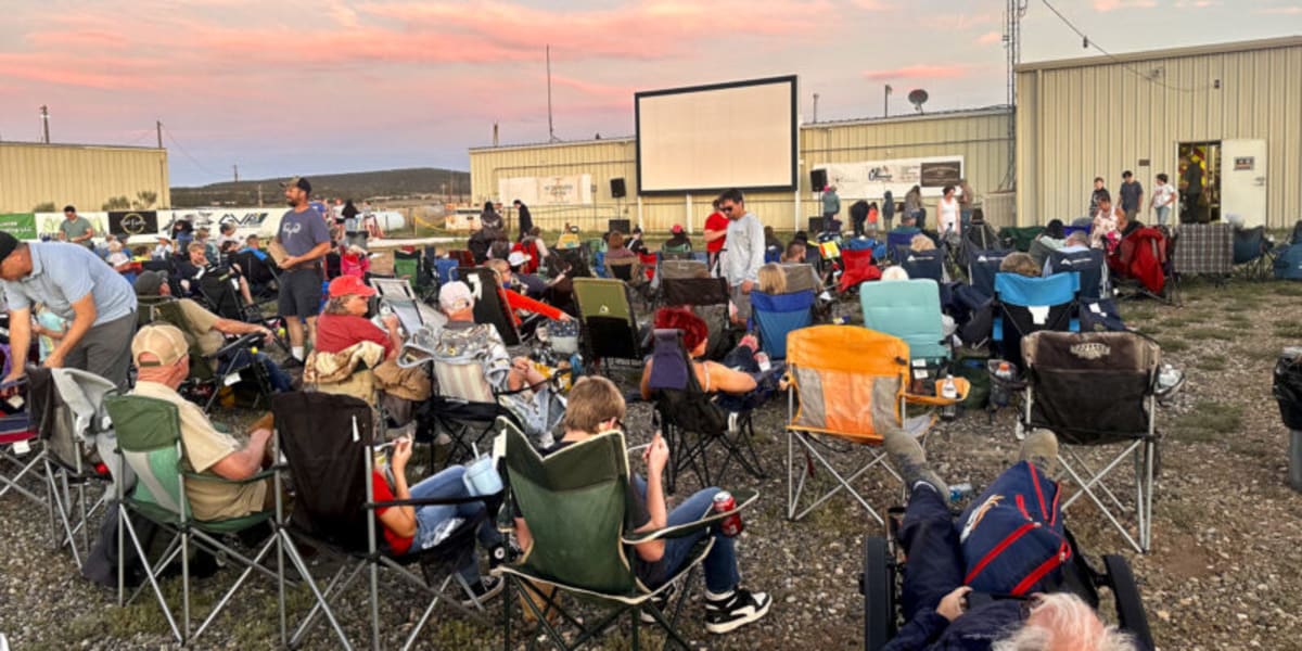 Colorado Fire Crew Honors Fallen Heroes at Movie Nights - Image 2