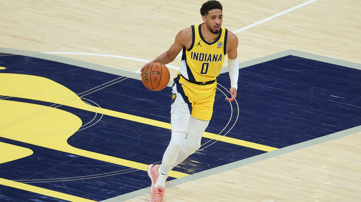 Shaq Offers to Buy Ring for Viral Pacers Couple on Live TV - Image 5