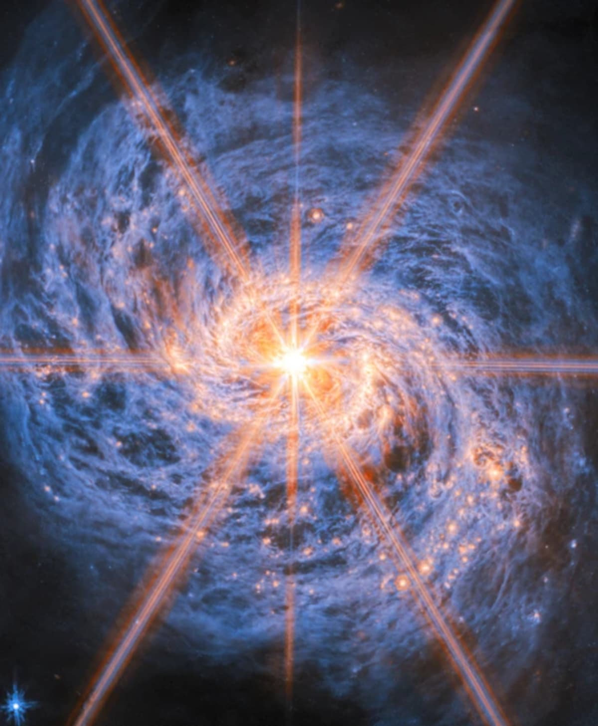 Webb Telescope Captures Galaxy's Glowing Heart 45M Light-Years Away
