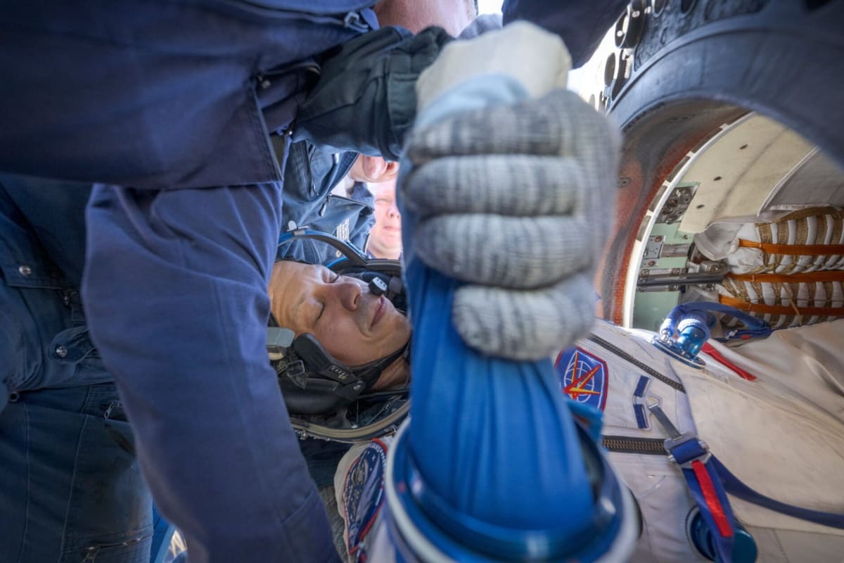 Astronaut Returns Home After 8 Months, 102M Miles in Space - Image 4