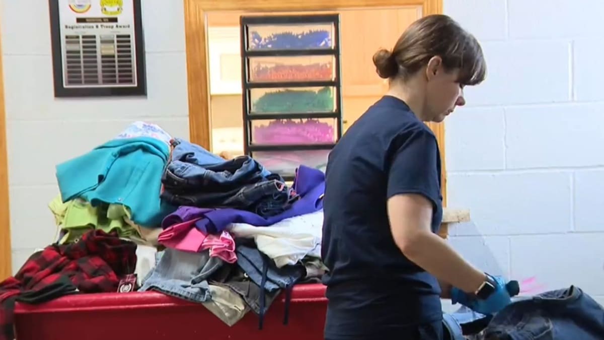 Weirton Youth Council volunteers help Salvation Army sort thrift store donations