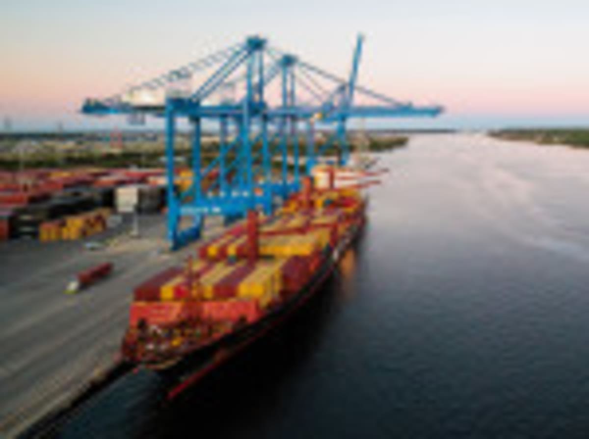 Trucking Giants Cut Emissions 6% in Real-World Test - Image 2