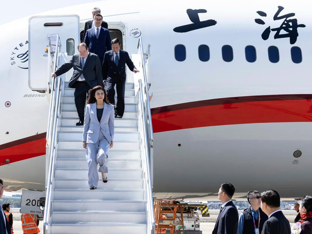 Taiwan Opposition Leader Visits China Seeking Peace Talks