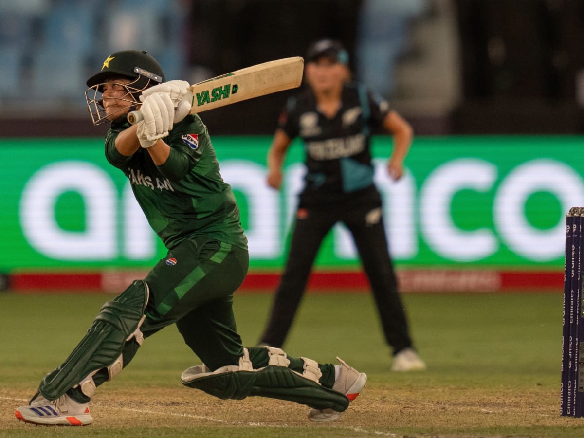 Pakistan's Fatima Sana Smashes T20 World Record in 15 Balls