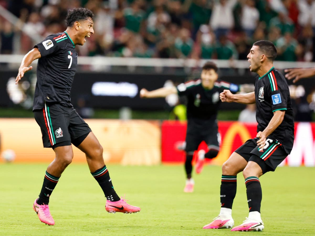 Mexico Becomes First Team to Reach World Cup Knockout Round