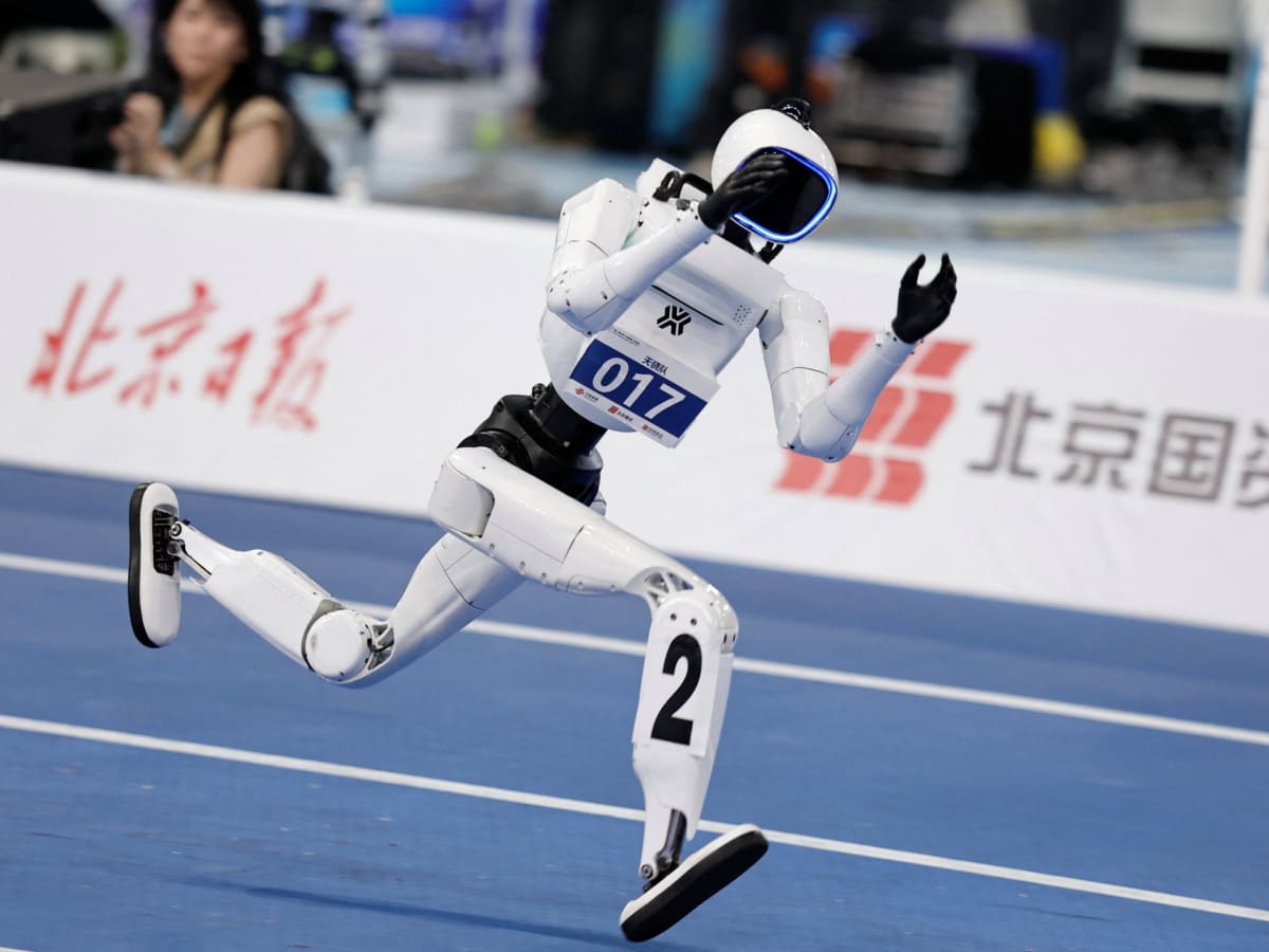 Chinese Robot Runs 100m in 8.86 Seconds, Beats Usain Bolt