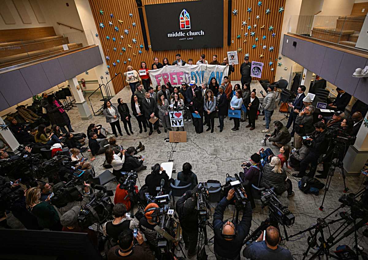 NYC Student Dylan Contreras Reunites with Family After 10 Months - Image 4