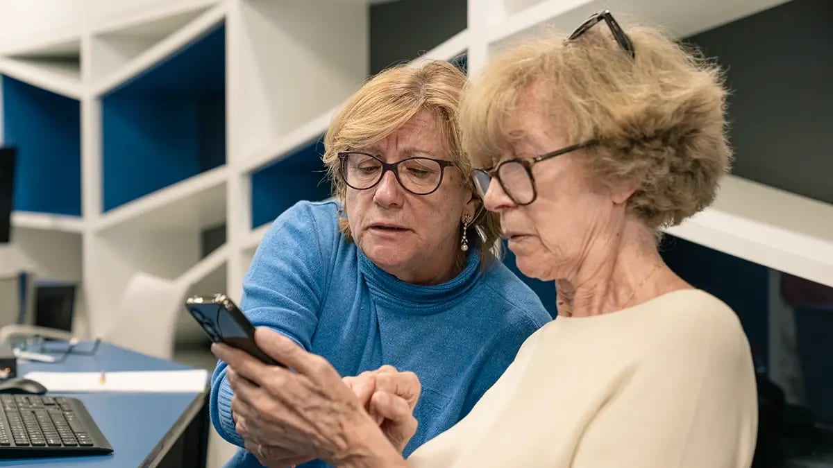 Spain Trains 22,000 Seniors in Digital Skills Program
