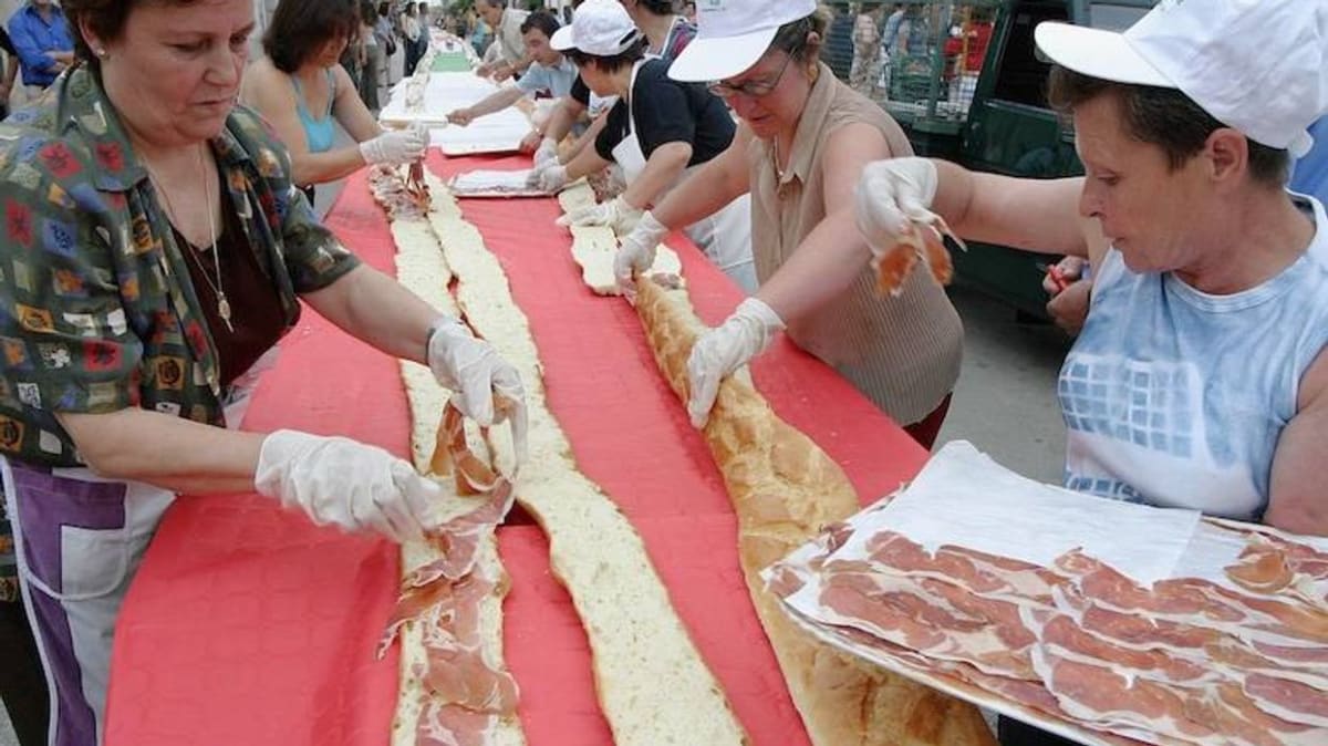 Dallas Charity Attempts Sandwich World Record June 13 - Image 2