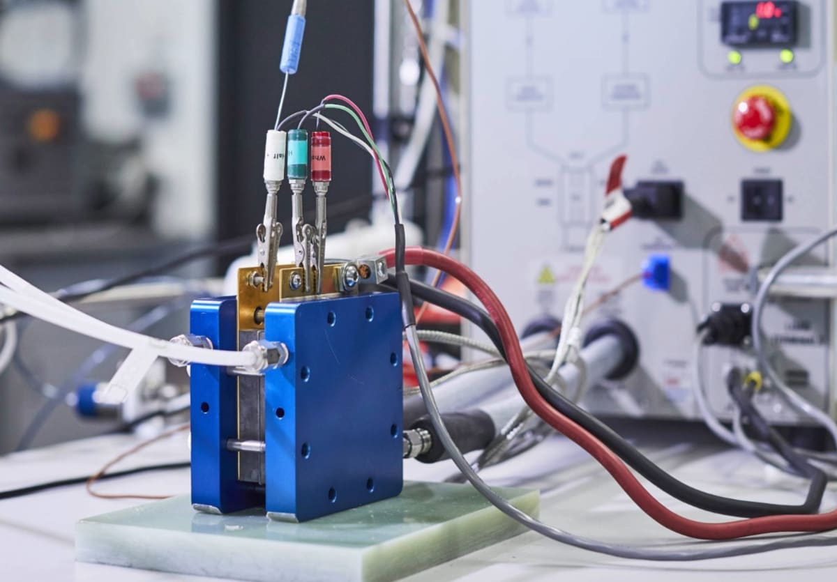 Sydney Researchers Boost Hydrogen Fuel Cell Power by 75%