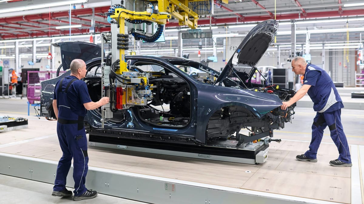 BMW's Oldest Factory Goes All-Electric by 2027 - Image 4