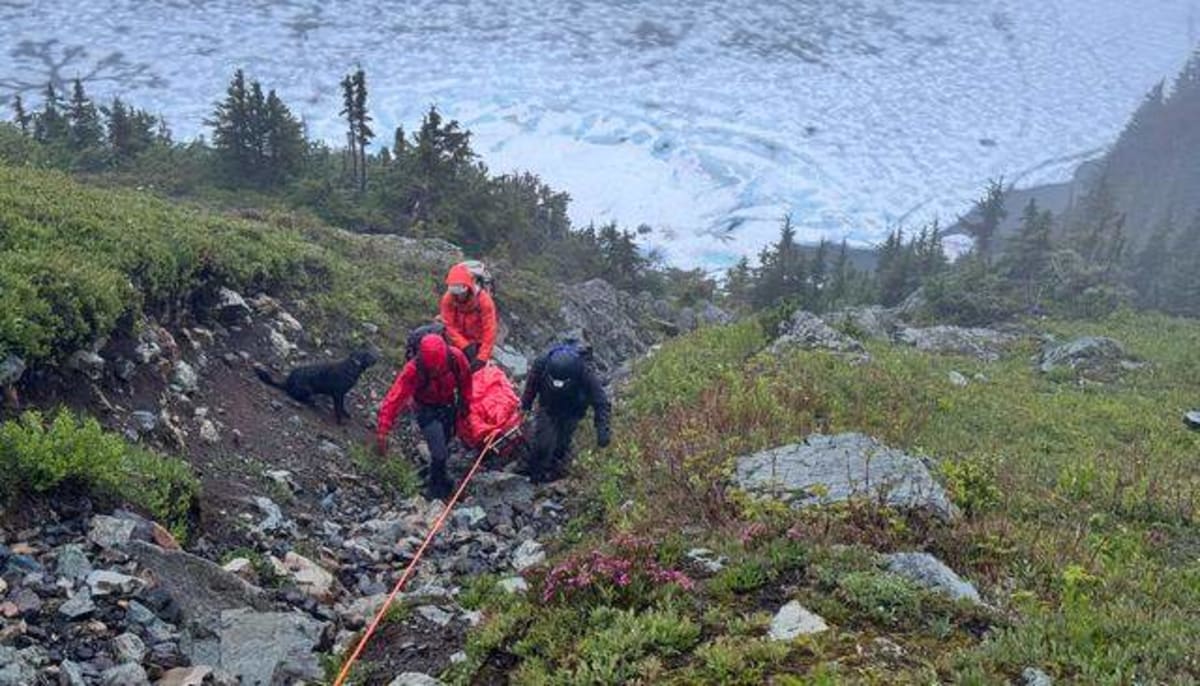 100 Volunteers Answer Every Mountain Rescue in Whatcom County - Image 4