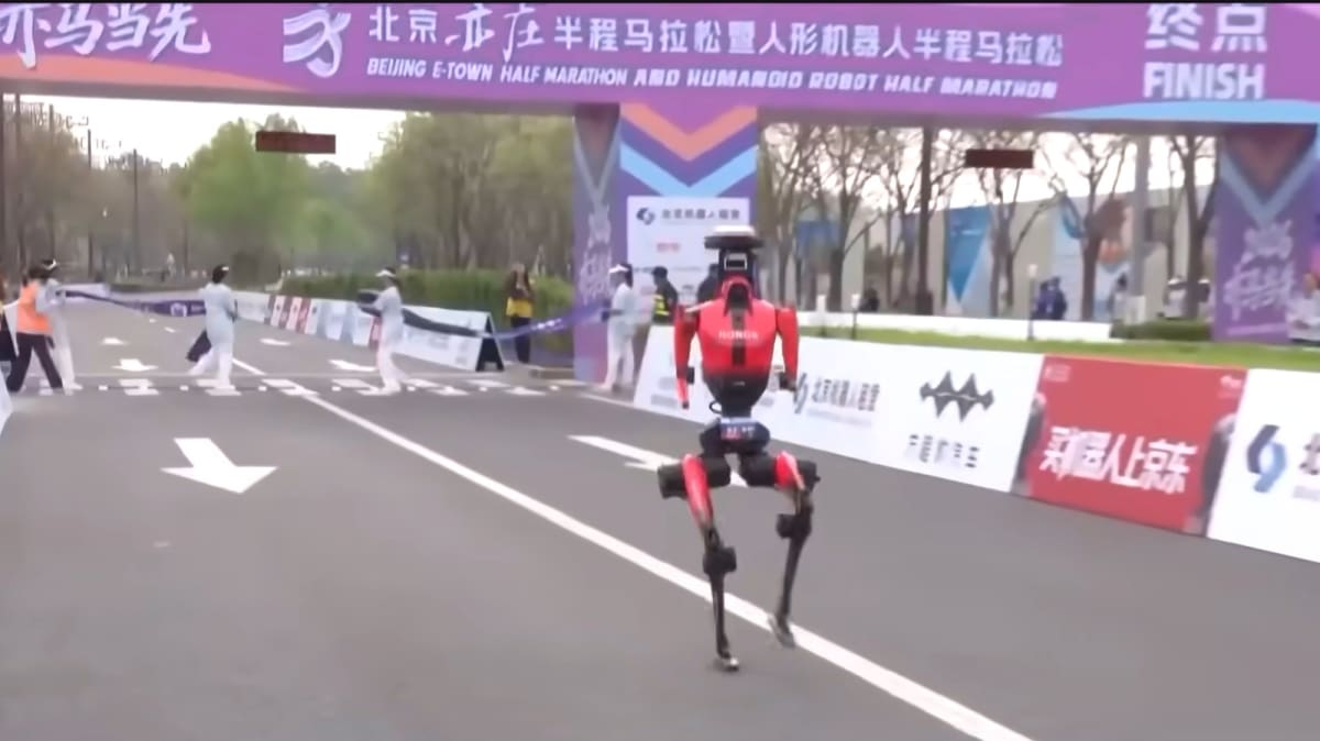 Chinese Robot Breaks Half-Marathon Record by 7 Minutes