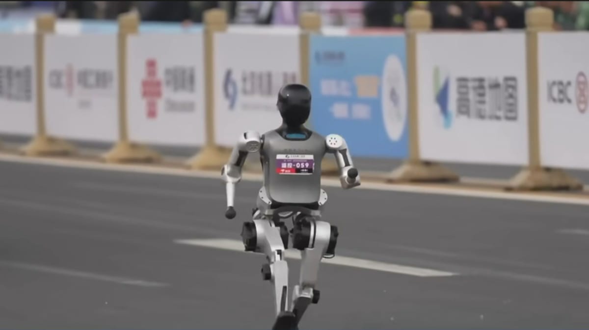 Chinese Robot Breaks Half-Marathon Record by 7 Minutes - Image 3