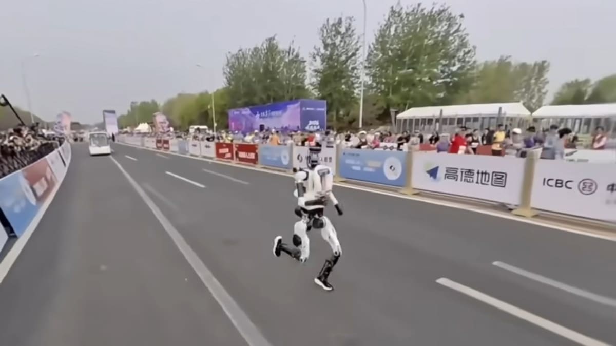 Chinese Robot Breaks Half-Marathon Record by 7 Minutes - Image 4
