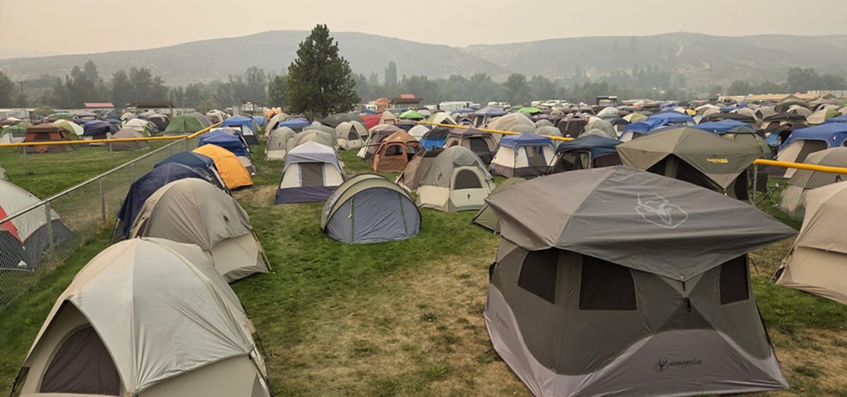 Volunteers Help Kids Heal After Washington Wildfires - Image 2