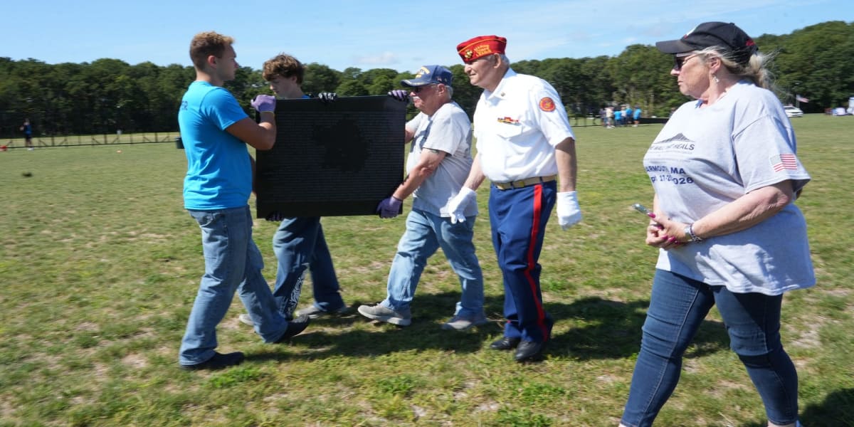 Veterans and Students Unite to Build Traveling Memorial - Image 2