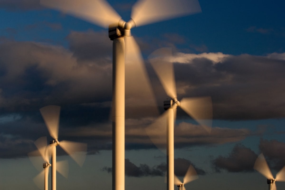 UK's Net-Zero Plan Saves £1.6 Trillion, Beats Fossil Fuel Costs