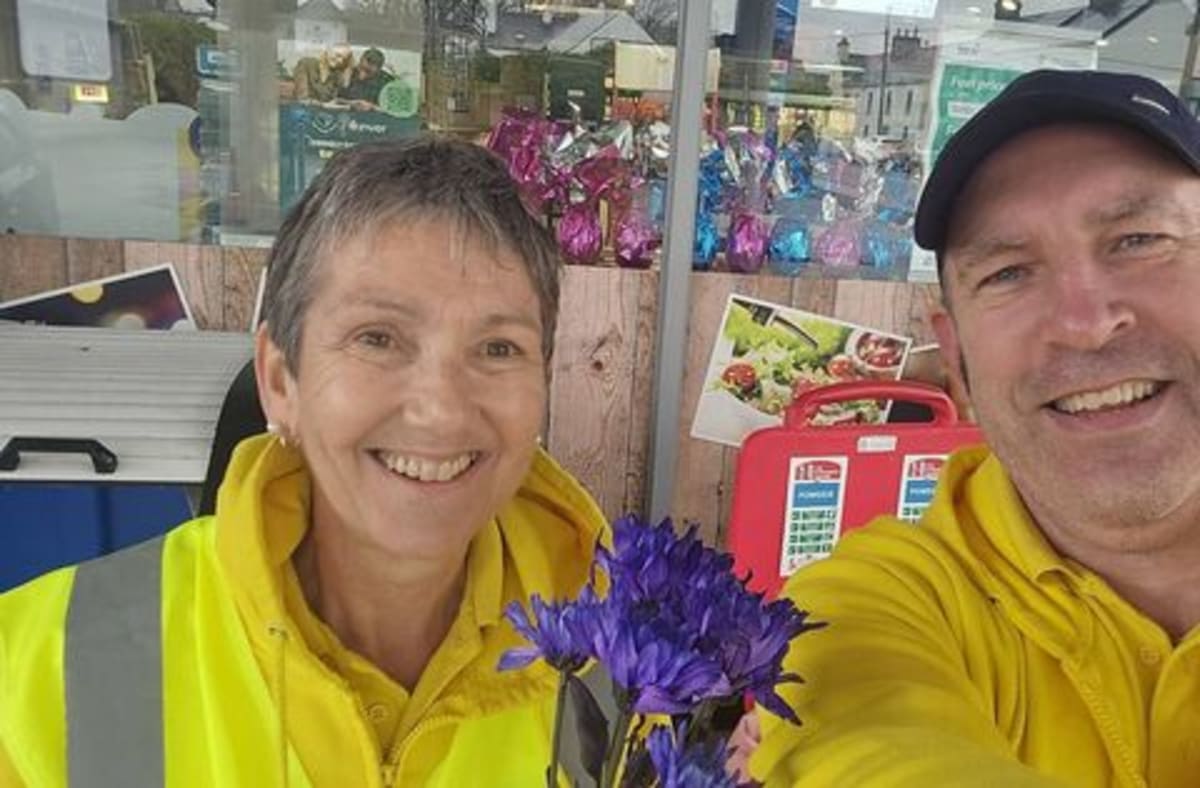 Carlow Volunteers Give Free Flowers to Brighten Strangers' Days