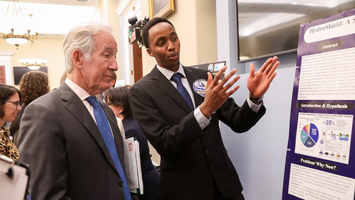 Community College Students Solve Real Problems on Capitol Hill