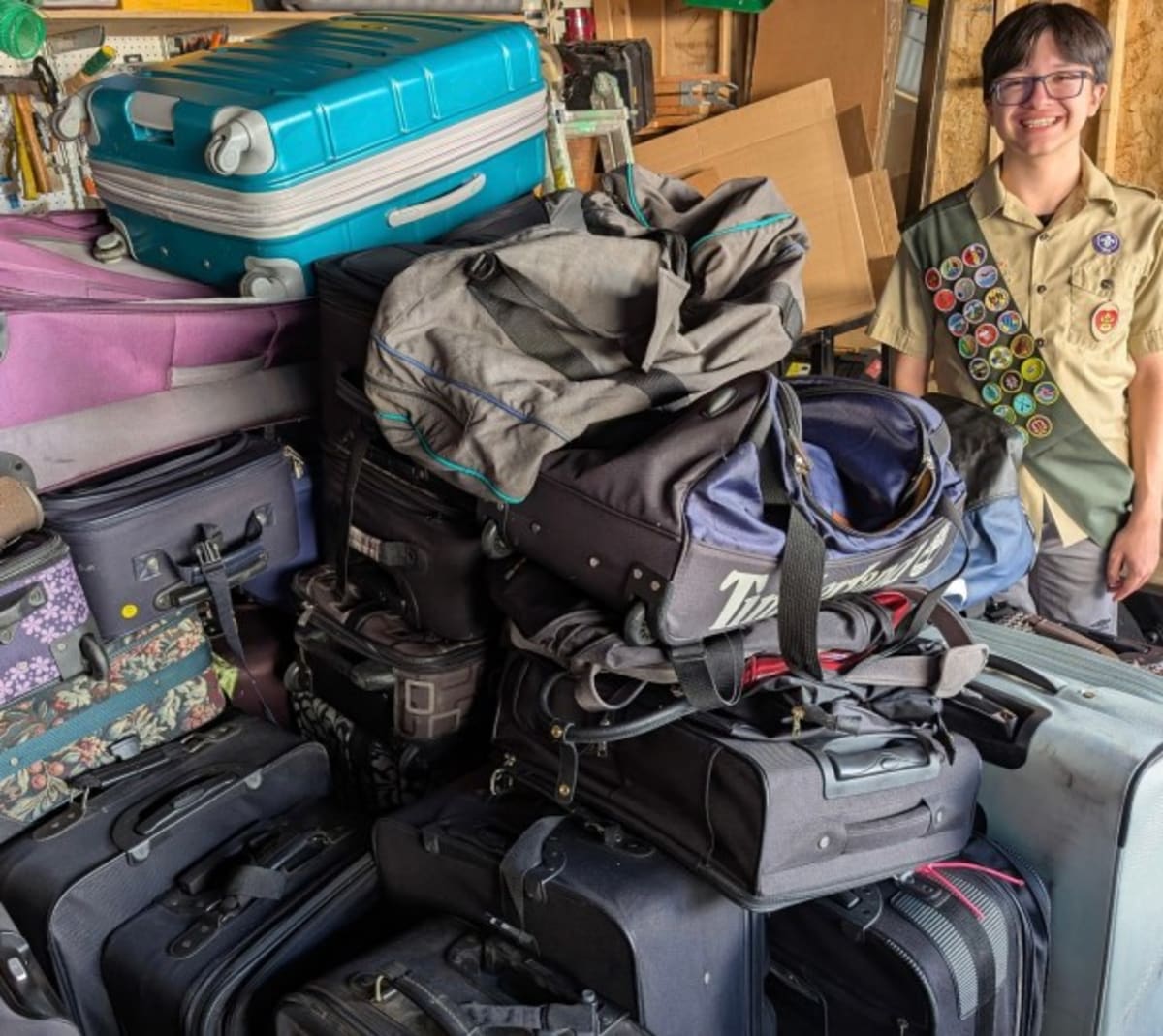 Teen Collects 170 Suitcases So Foster Kids Can Ditch Trash Bags - Image 2