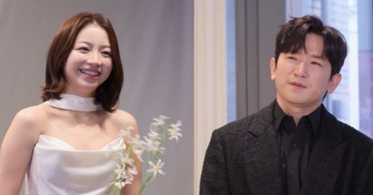 Lee Minwoo proposing to his wife in wedding dress at bridal shop