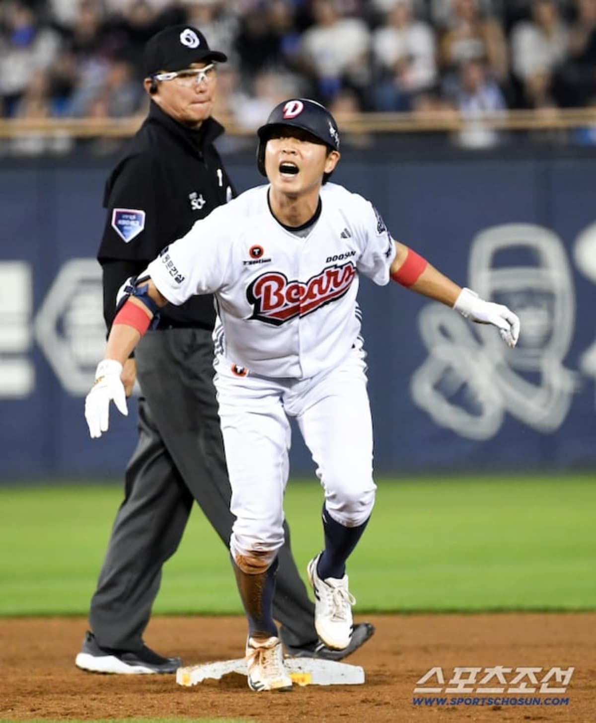 Two Doosan Veterans Hit Career Milestones in Same Win - Image 3