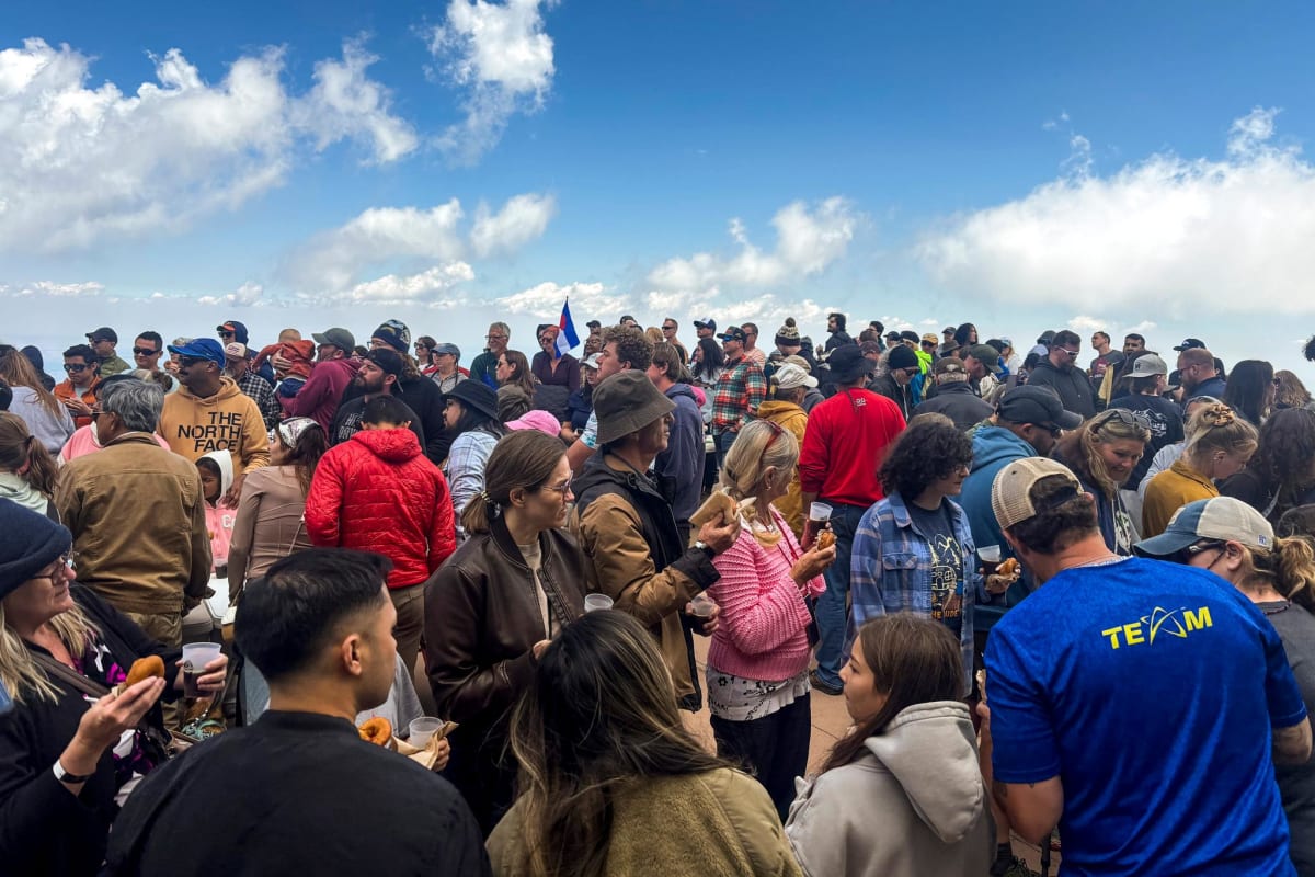 285 People Set Donut Dunking Record on Pikes Peak - Image 4