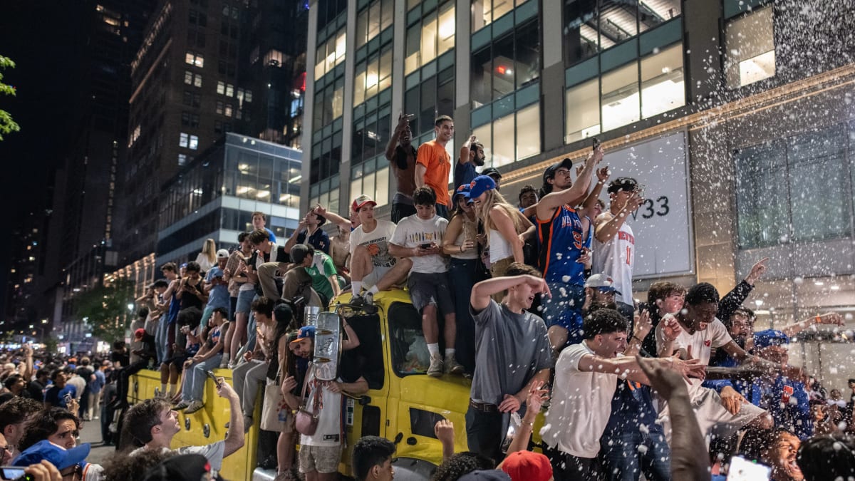 Knicks Win First NBA Title in 50+ Years, City Celebrates - Image 2