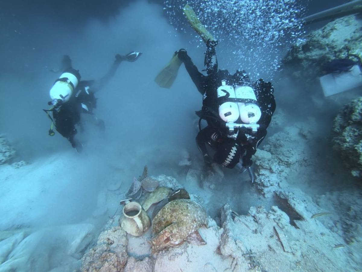 Croatian Divers Find Byzantine Gold Treasure in Shipwreck - Image 3