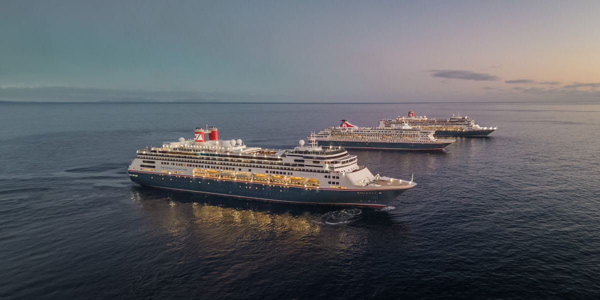 Cruise Proposal Goes Viral After Staff Sing Too Soon - Image 5