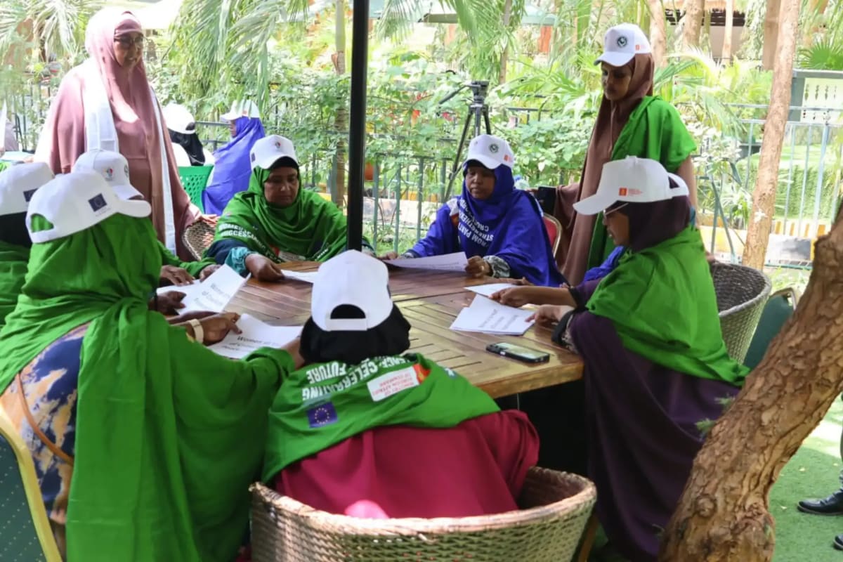 Women leaders from Kenya, Somalia, and Ethiopia gathering together for cross-border peace dialogue meeting