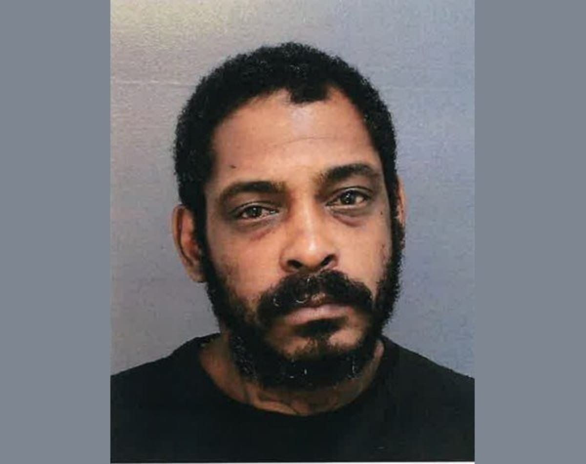 Bystander Chases Robber, Saves Elderly Couple in PA