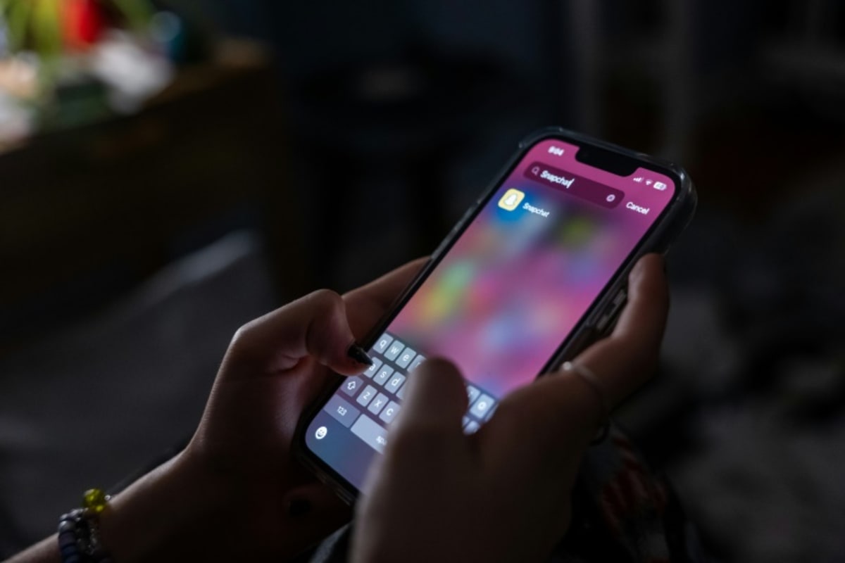 Scientists Bring Holograms Closer to Your Smartphone