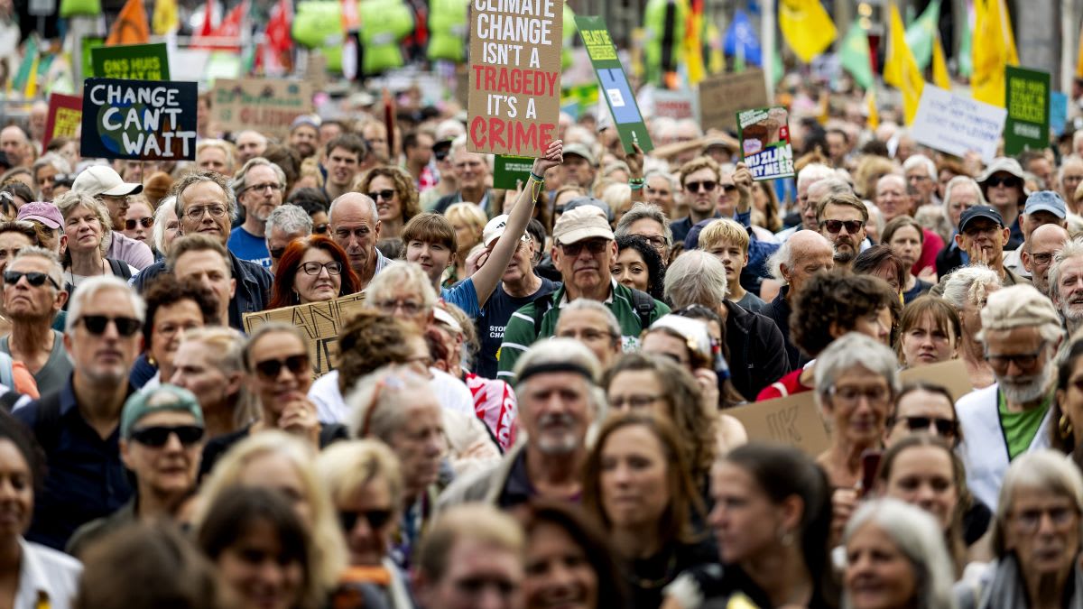 40,000 March in Amsterdam for Faster Climate Action