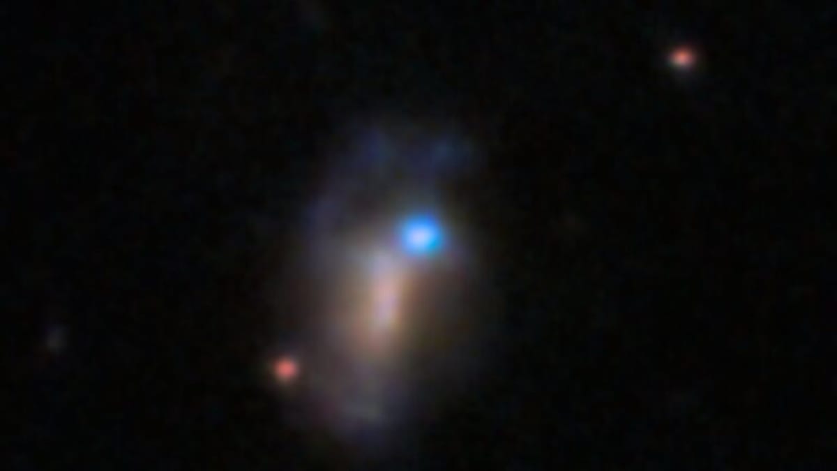 Two Telescopes Team Up to Capture Stunning Black Eye Galaxy - Image 5