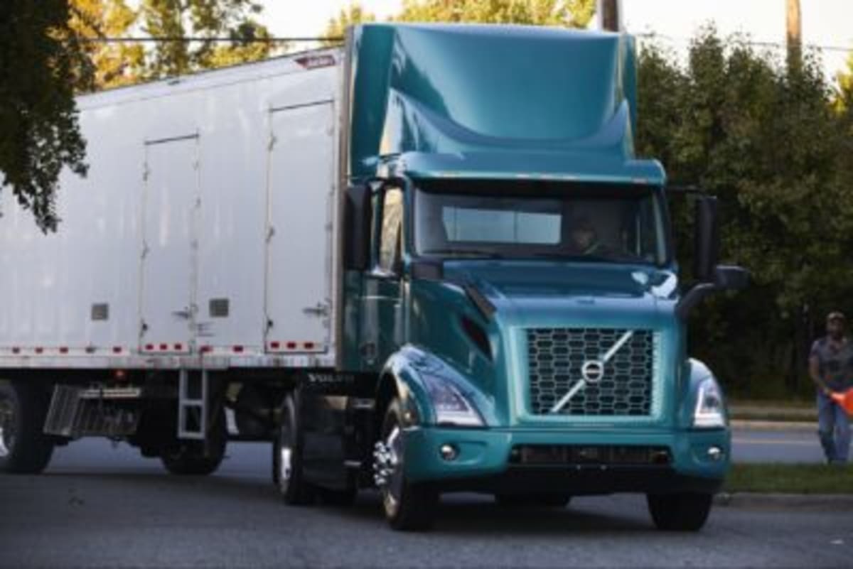 Tesla Semi Begins Mass Production After 9-Year Wait - Image 4