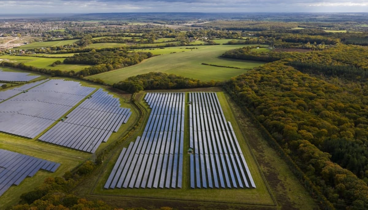 UK Renewables Hit 52.5% of Electricity in 2024