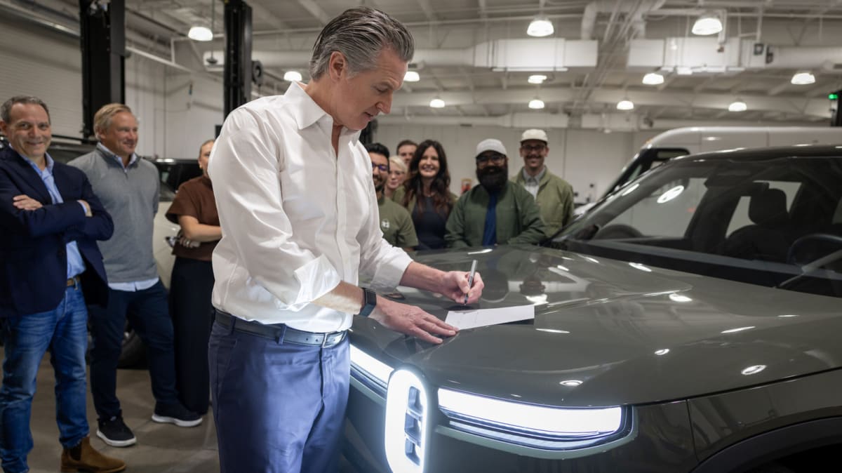 California Offers $3,500 Instant Rebate for First-Time EVs