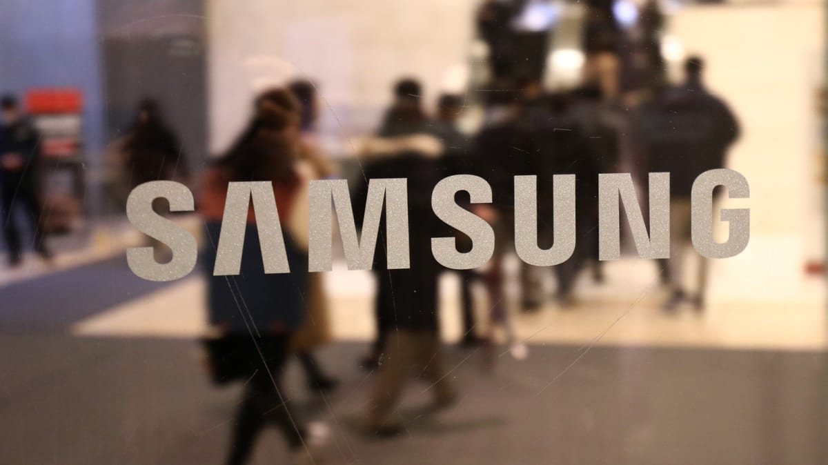 Samsung Chip Workers to Get $400K Bonuses After Deal
