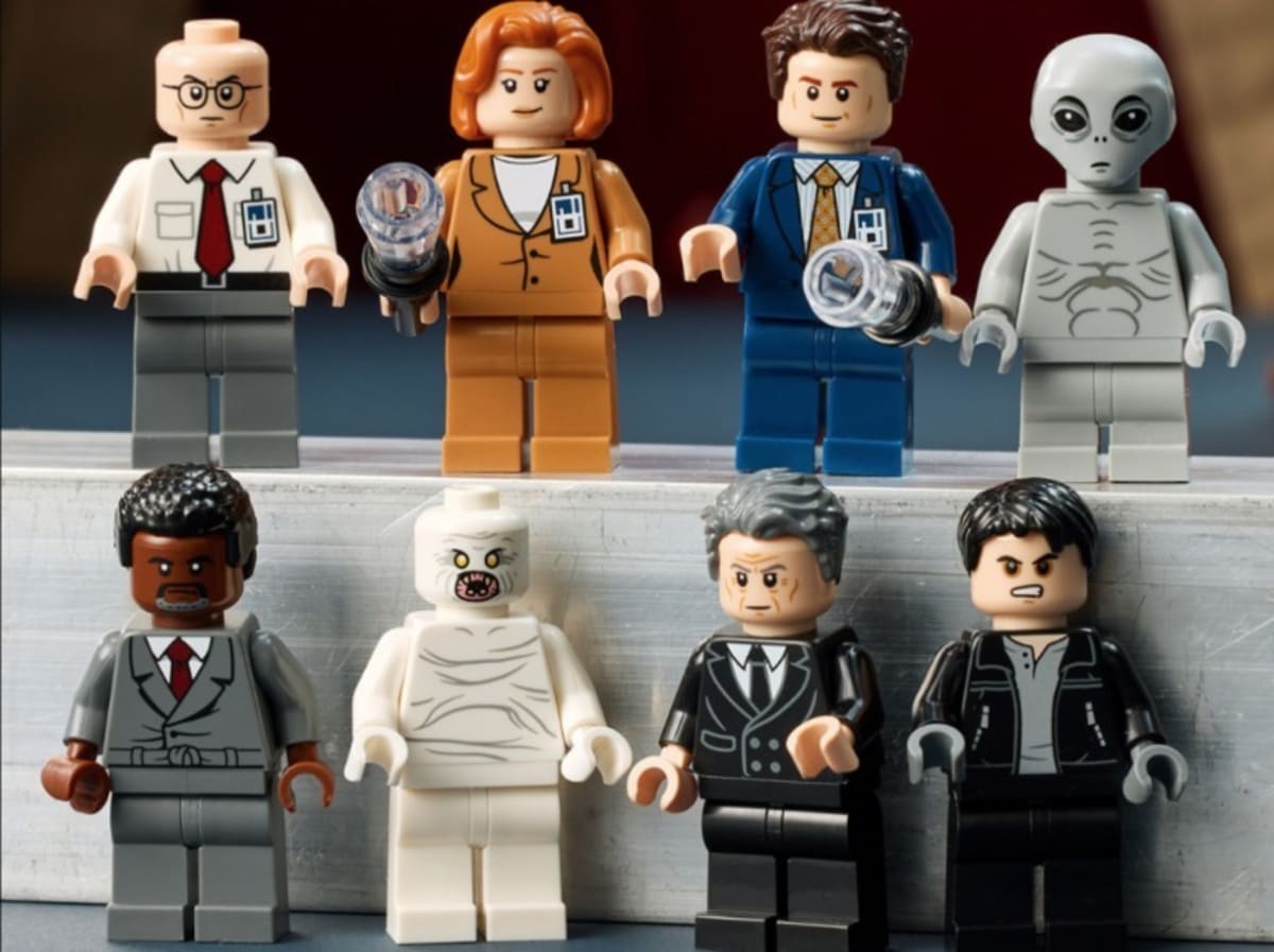 Lego Unveils 1,500-Piece X-Files Set With Mulder and Scully - Image 3