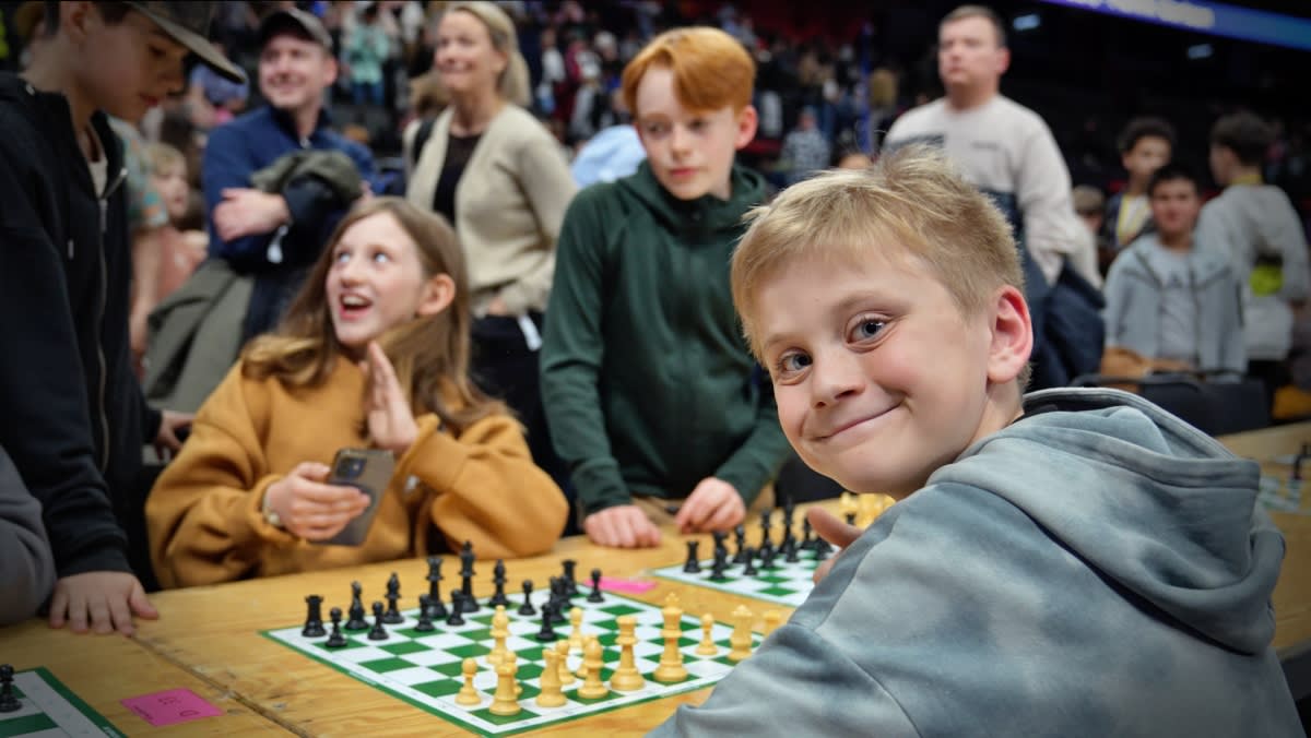 Stockholm Hosts World's Largest Chess Lecture for 1,500 - Image 4
