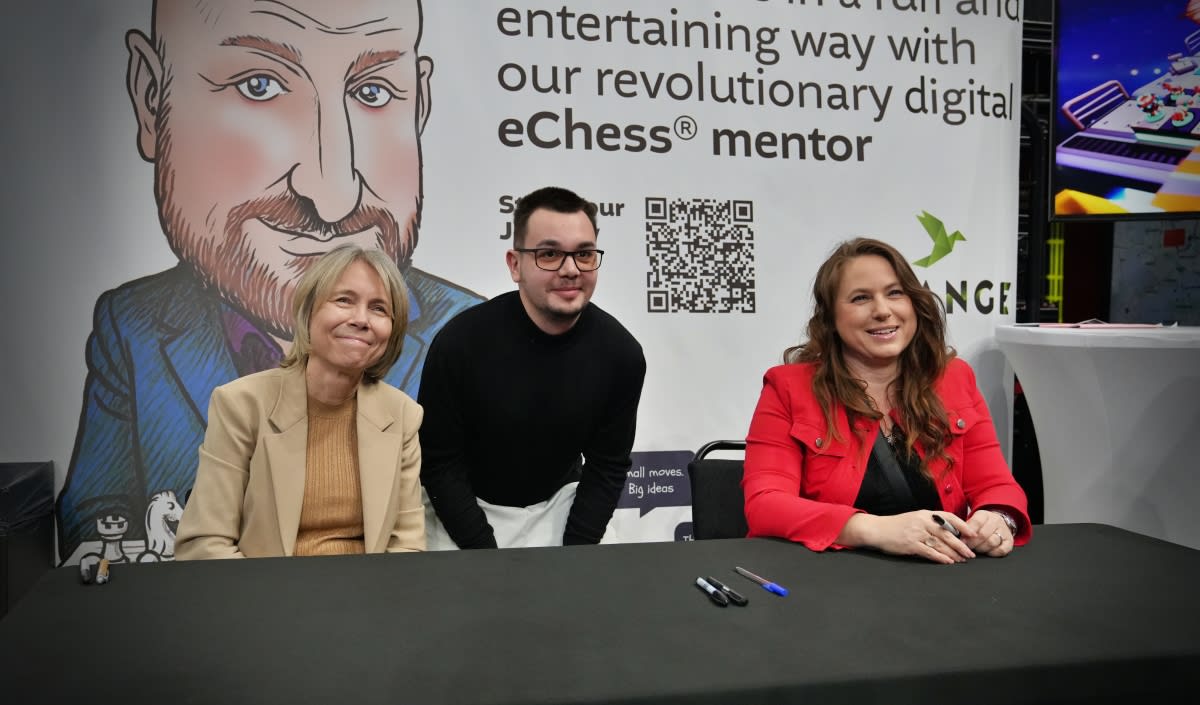 Thousands of chess enthusiasts gathered in Stockholm for world record chess lecture attempt