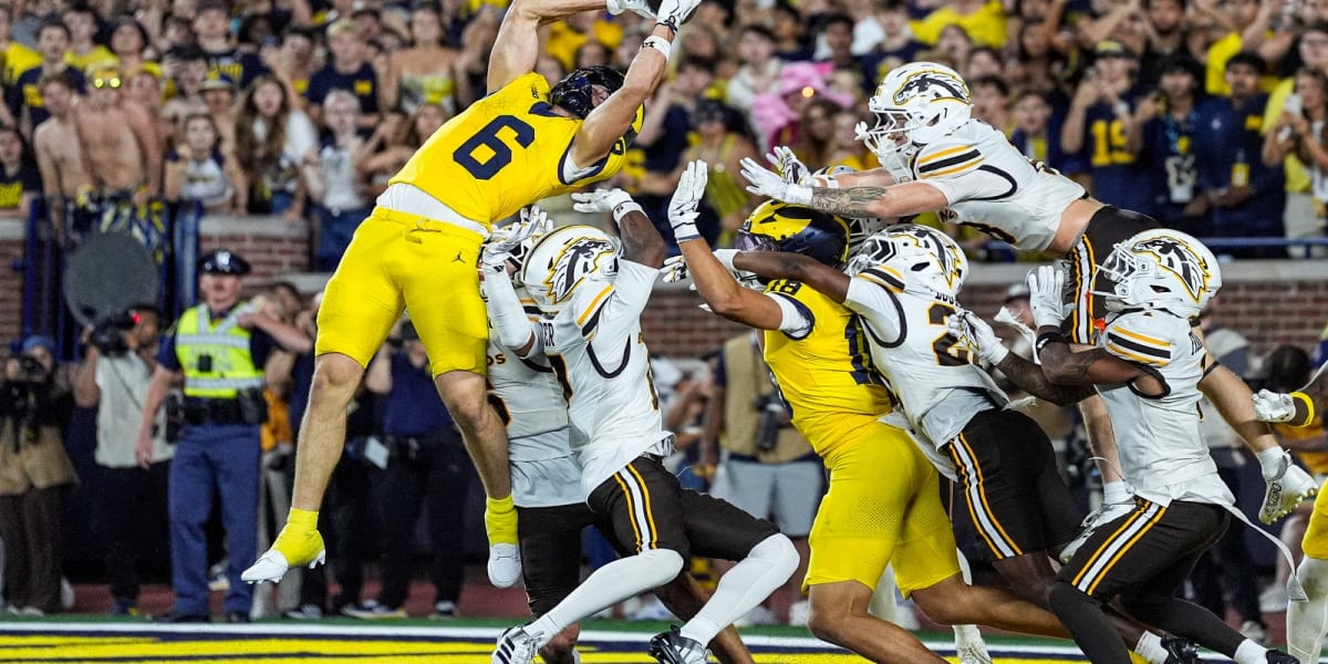 Michigan Wins on Final-Second Hail Mary After Celebration - Image 2
