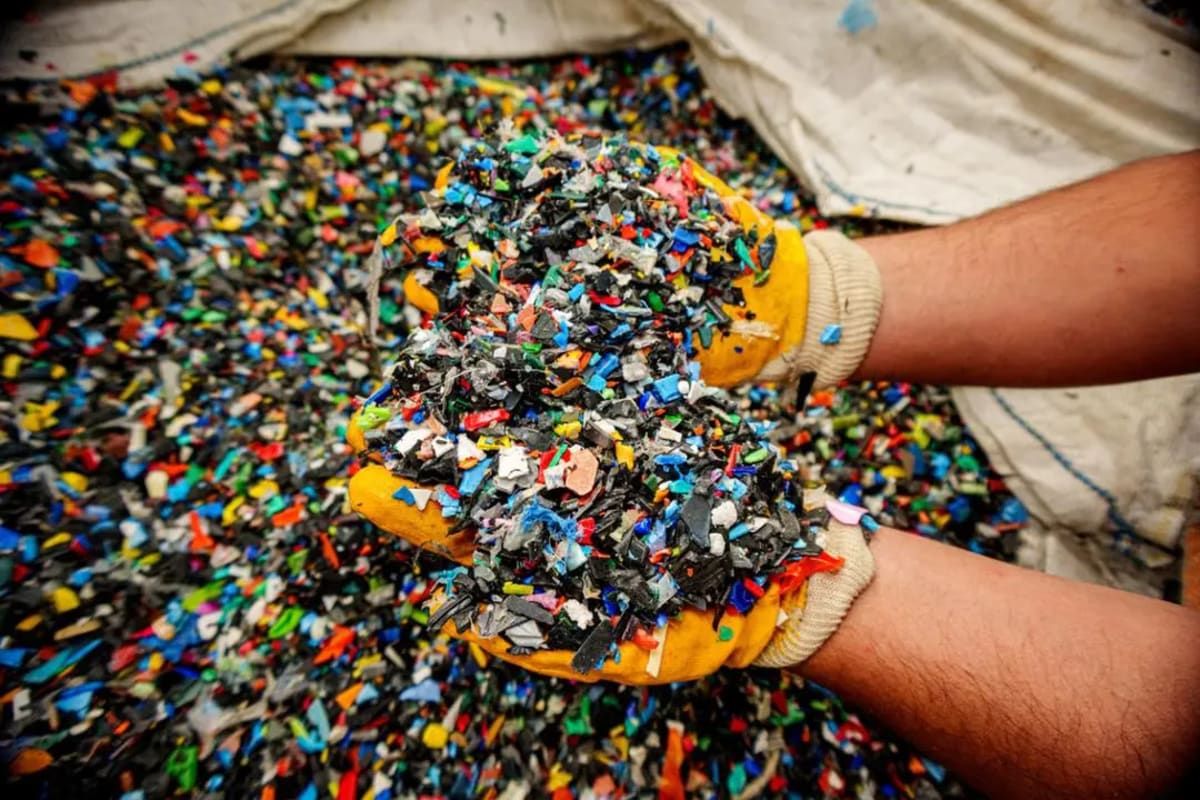 South Korea Destroys Plastic Waste in 0.01 Seconds