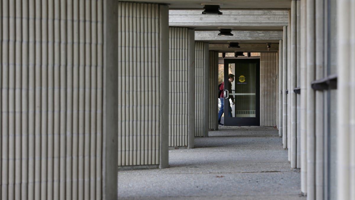 UMass Dartmouth Gets $730K for Clean Energy Jobs