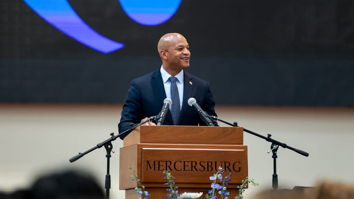 Governor Tells 132 Grads: Focus on Impact, Not Success